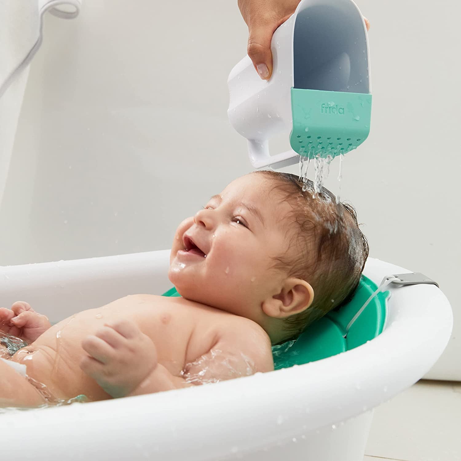 "Ultimate Bath Time Rinse Cup: Control the Flow with Easy Grip Handle and Removable Rain Shower!"